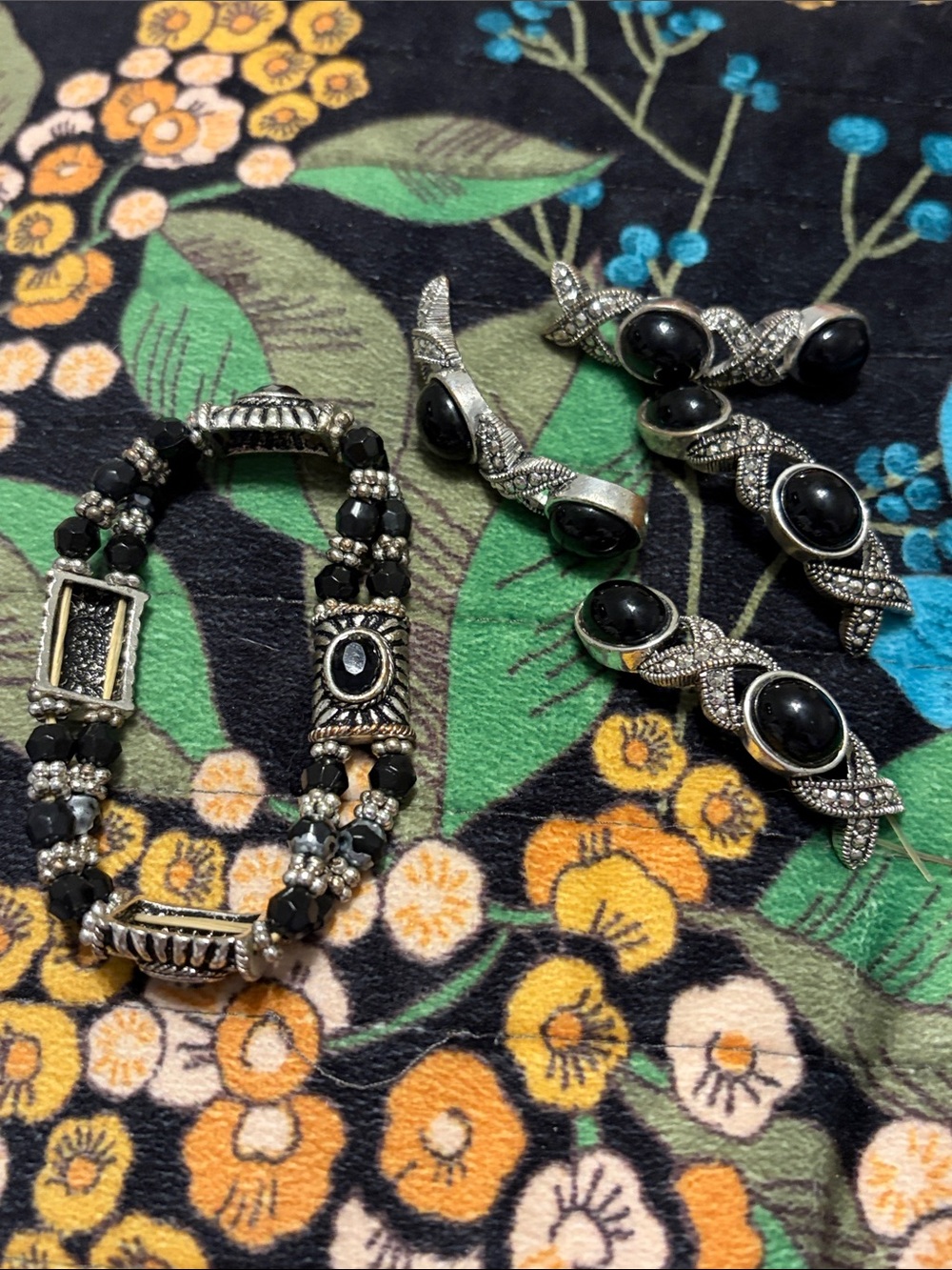🔴 Black Stone Silver-Tone Women's Bracelet Set jewelry making projects